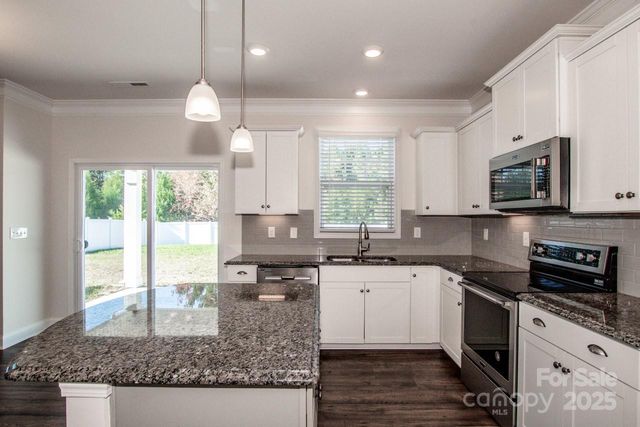 129 Candlelight Way, Mooresville, NC 28115