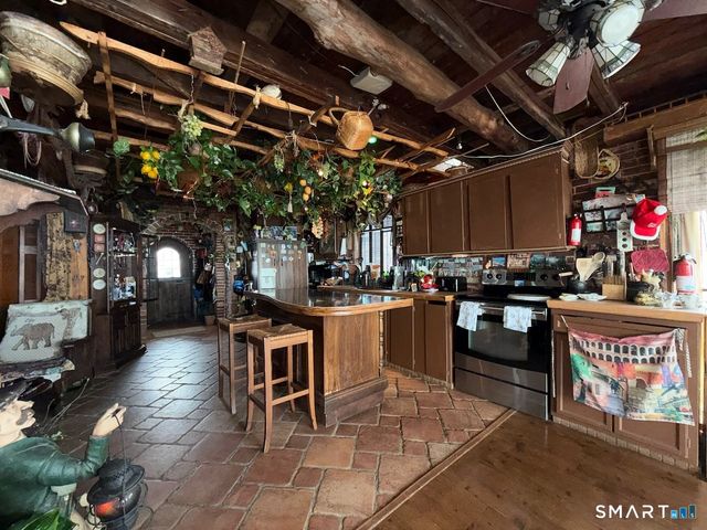 15 Shoreline Drive 15, Stratford, CT 06615