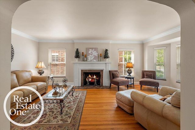 305 Moran Road, Grosse Pointe Farms, MI 48236
