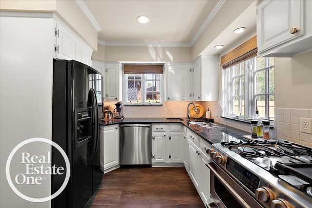 305 Moran Road, Grosse Pointe Farms, MI 48236