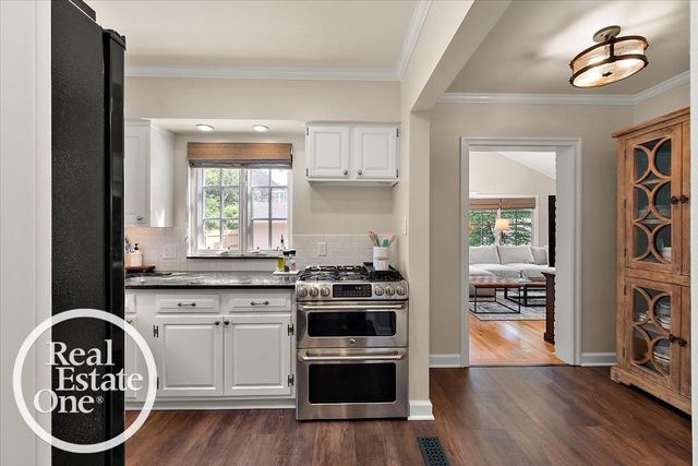 305 Moran Road, Grosse Pointe Farms, MI 48236