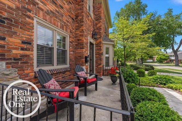 305 Moran Road, Grosse Pointe Farms, MI 48236