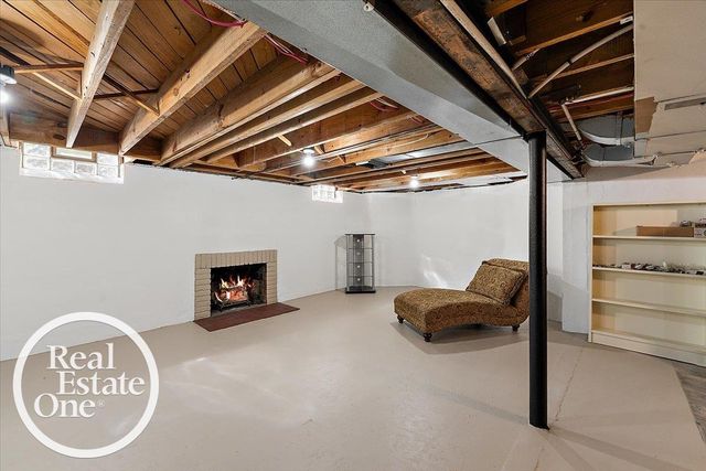 305 Moran Road, Grosse Pointe Farms, MI 48236