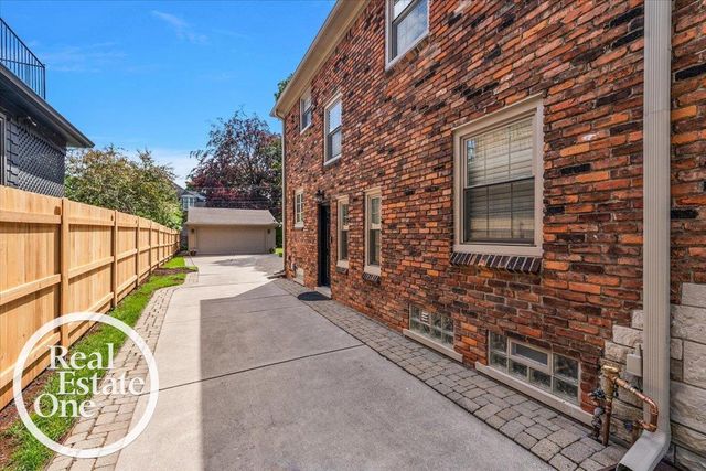 305 Moran Road, Grosse Pointe Farms, MI 48236