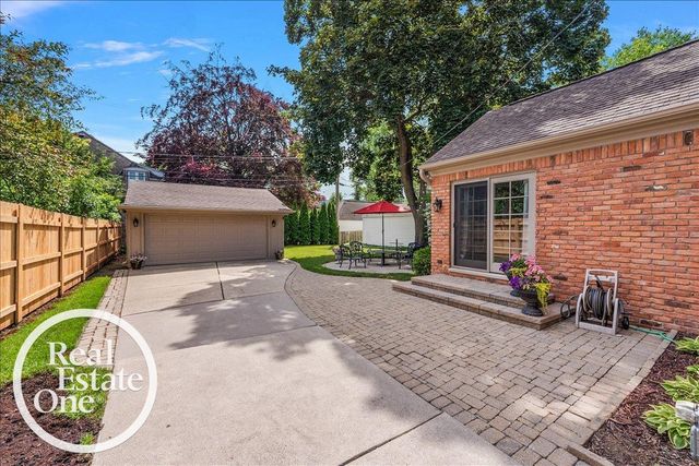 305 Moran Road, Grosse Pointe Farms, MI 48236