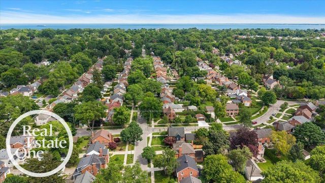 305 Moran Road, Grosse Pointe Farms, MI 48236
