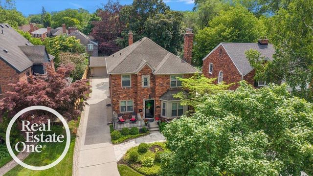 305 Moran Road, Grosse Pointe Farms, MI 48236