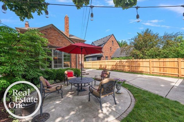 305 Moran Road, Grosse Pointe Farms, MI 48236