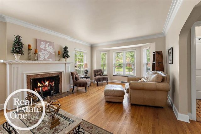 305 Moran Road, Grosse Pointe Farms, MI 48236