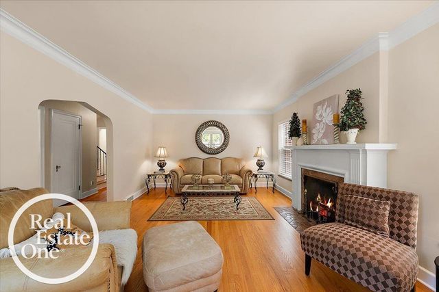305 Moran Road, Grosse Pointe Farms, MI 48236