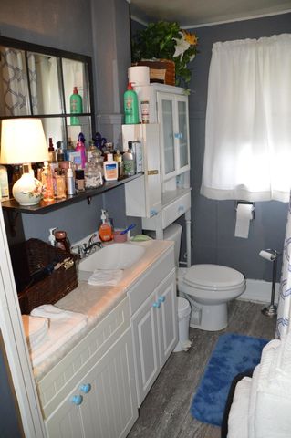 1243 E Thoman Street, Springfield, MO 65803