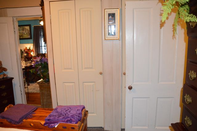 1243 E Thoman Street, Springfield, MO 65803