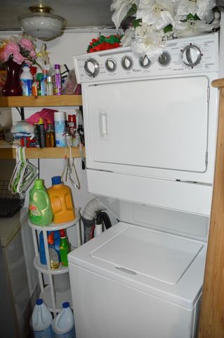 1243 E Thoman Street, Springfield, MO 65803