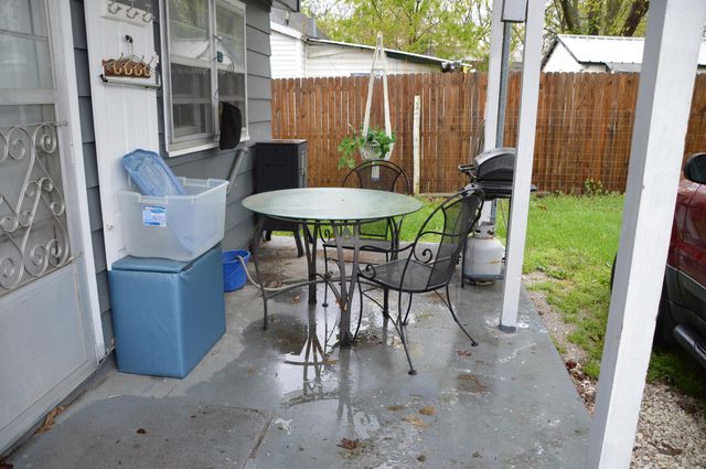 1243 E Thoman Street, Springfield, MO 65803