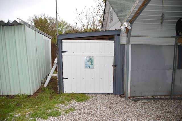 1243 E Thoman Street, Springfield, MO 65803