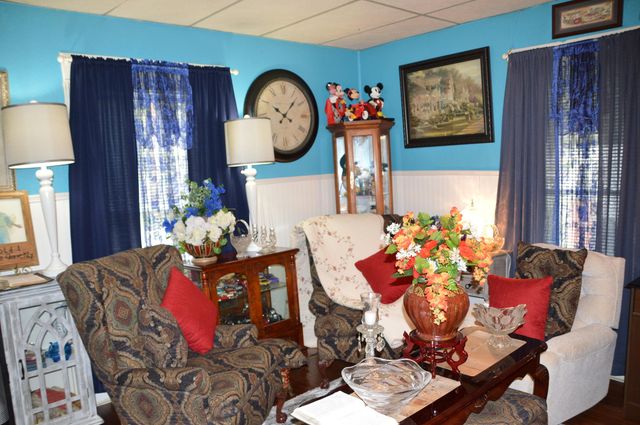 1243 E Thoman Street, Springfield, MO 65803