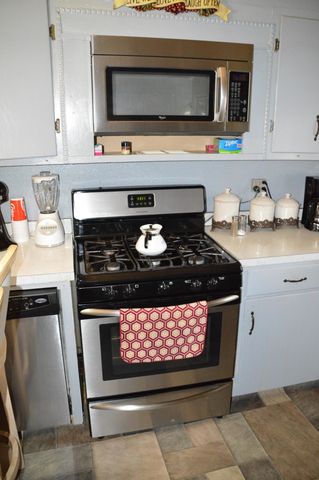 1243 E Thoman Street, Springfield, MO 65803