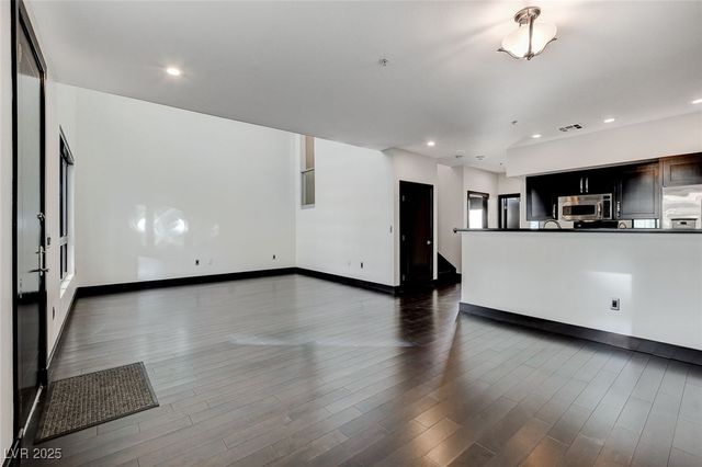 4565 Dean Martin Drive 102, Las Vegas, NV 89103