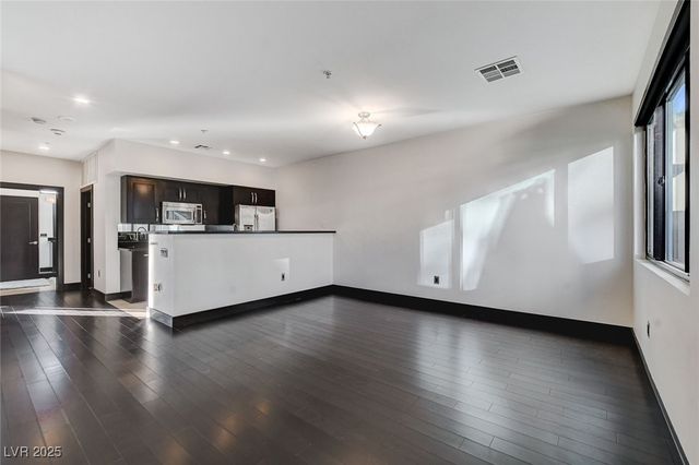 4565 Dean Martin Drive 102, Las Vegas, NV 89103