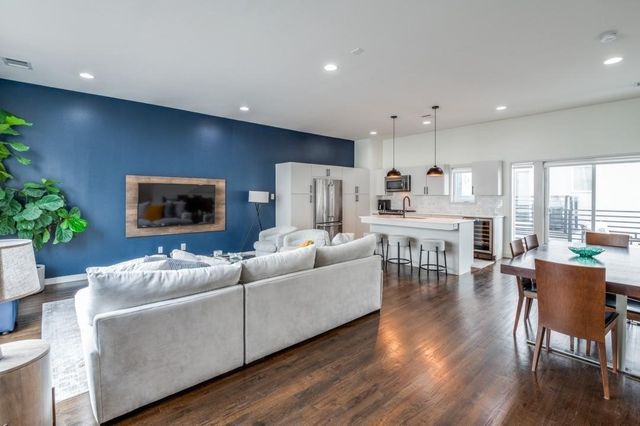 4931 Hornsby Place, Dallas, TX 75204