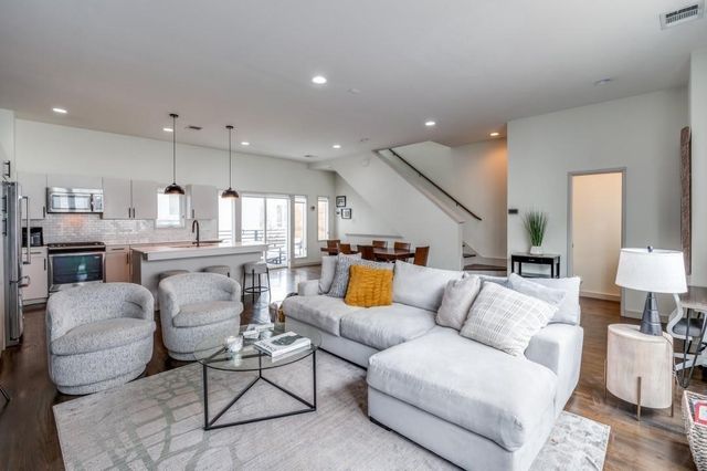 4931 Hornsby Place, Dallas, TX 75204