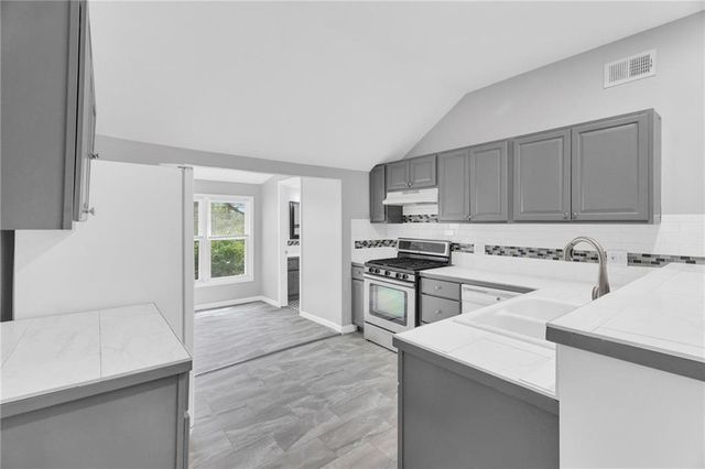 6605 N Edison Avenue, Kansas City, MO 64151