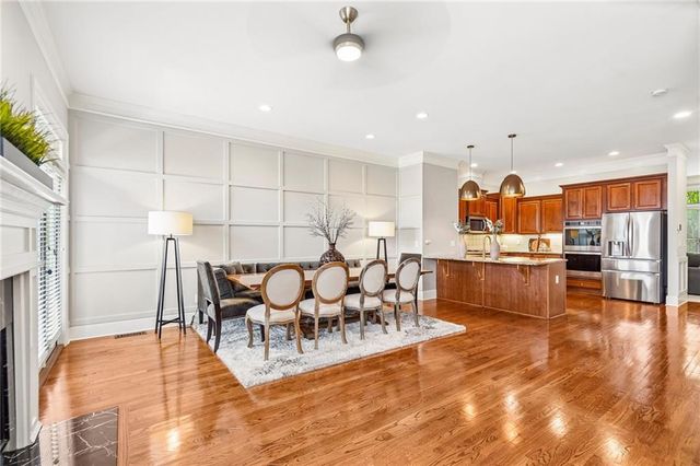 151 W Ridge Way, Roswell, GA 30076