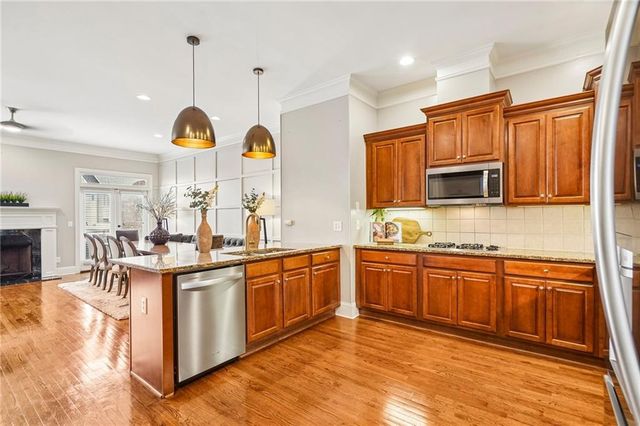 151 W Ridge Way, Roswell, GA 30076
