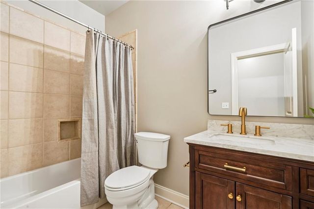 151 W Ridge Way, Roswell, GA 30076