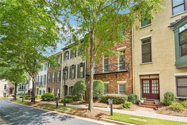 151 W Ridge Way, Roswell, GA 30076