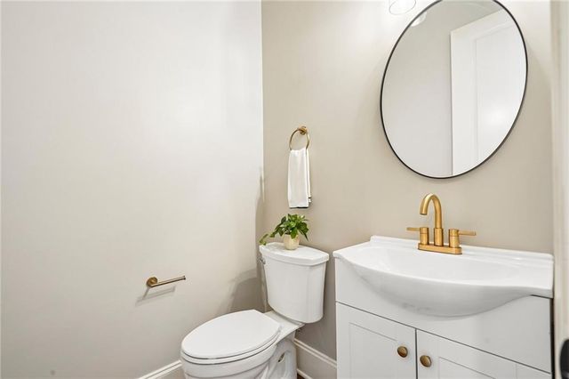 151 W Ridge Way, Roswell, GA 30076