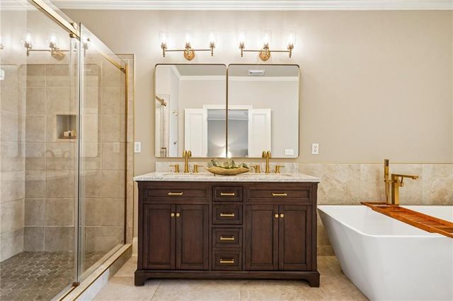 151 W Ridge Way, Roswell, GA 30076