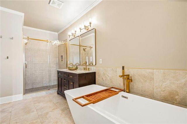 151 W Ridge Way, Roswell, GA 30076