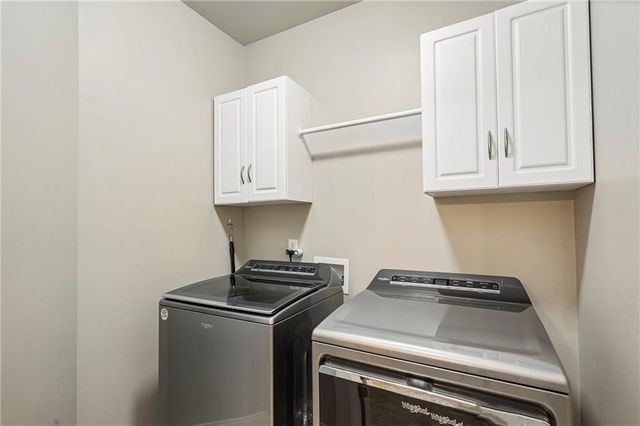151 W Ridge Way, Roswell, GA 30076