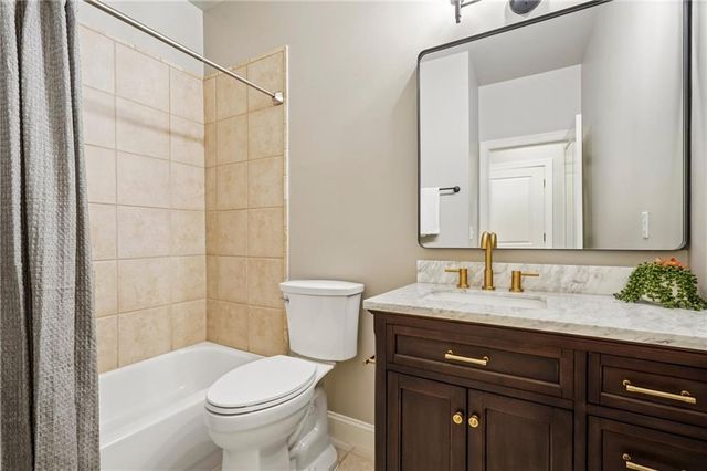 151 W Ridge Way, Roswell, GA 30076