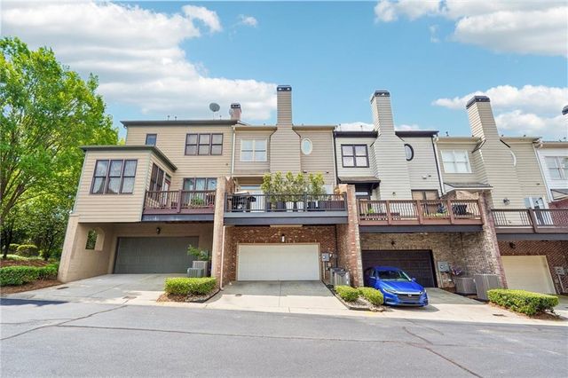 151 W Ridge Way, Roswell, GA 30076