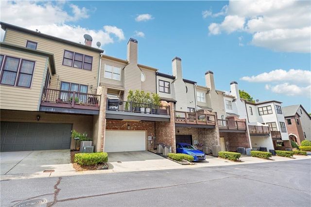 151 W Ridge Way, Roswell, GA 30076
