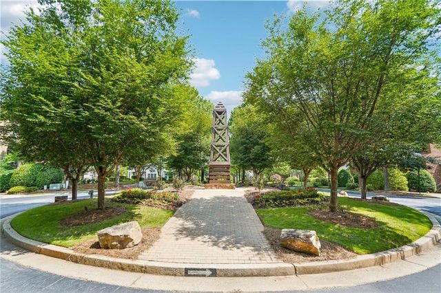 151 W Ridge Way, Roswell, GA 30076