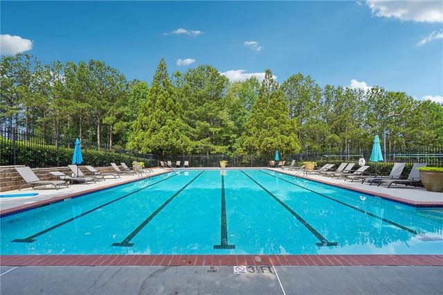 151 W Ridge Way, Roswell, GA 30076
