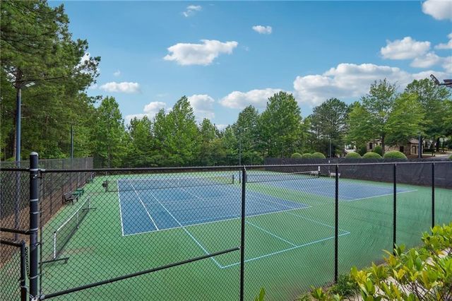 151 W Ridge Way, Roswell, GA 30076