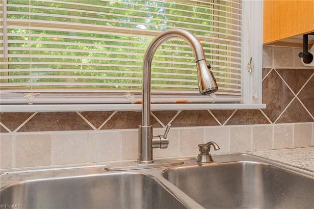 3035 Plantation Road, Winston-salem, NC 27105