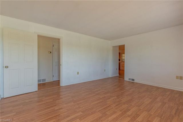 3035 Plantation Road, Winston-salem, NC 27105