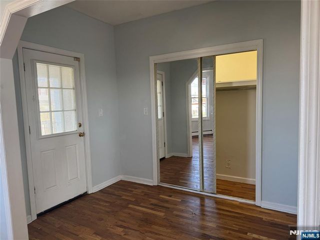 590 Hawthorne Avenue 2nd Floor, Newark, NJ 07112