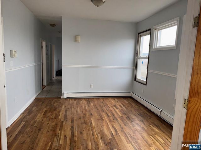 590 Hawthorne Avenue 2nd Floor, Newark, NJ 07112