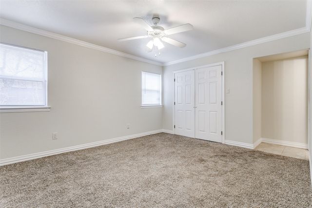 719 Koen Lane, Euless, TX 76040