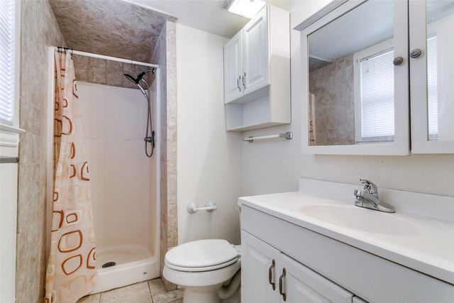 719 Koen Lane, Euless, TX 76040