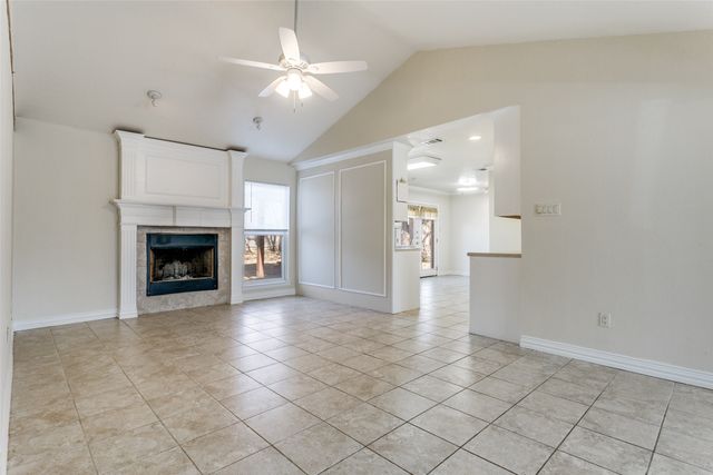 719 Koen Lane, Euless, TX 76040