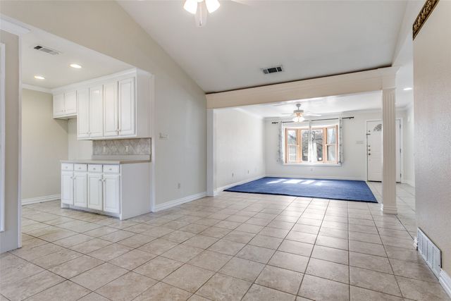 719 Koen Lane, Euless, TX 76040