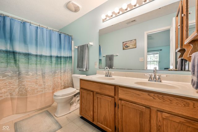 1952 Central Park Boulevard W, Greenwood, IN 46143