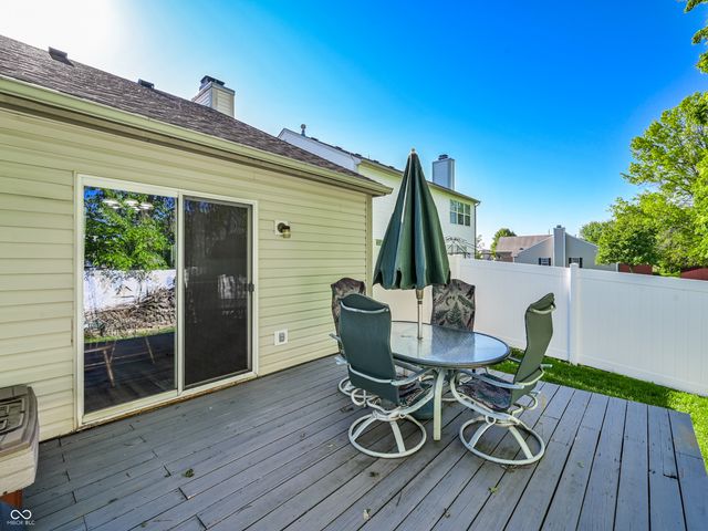 1952 Central Park Boulevard W, Greenwood, IN 46143